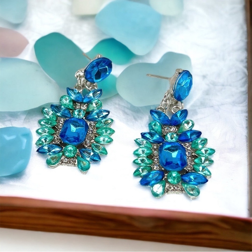 Sparkling Blue Rhinestone Dangle Earrings - Elevate Your Elegance! ✨ NWT